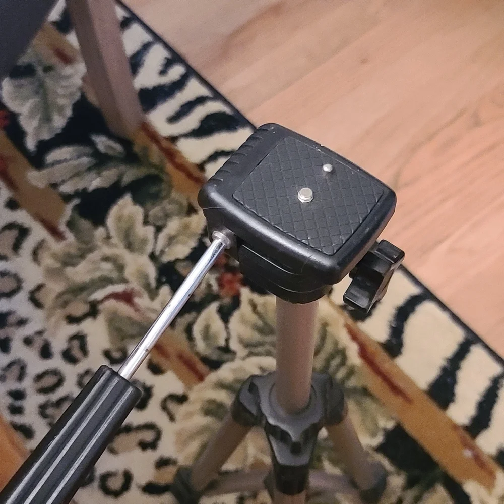 TRIPOD adjustable expandable No Brand
